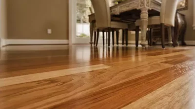 Podłoga drewniana – przeczytaj, zanim wybierzesz do mieszkania